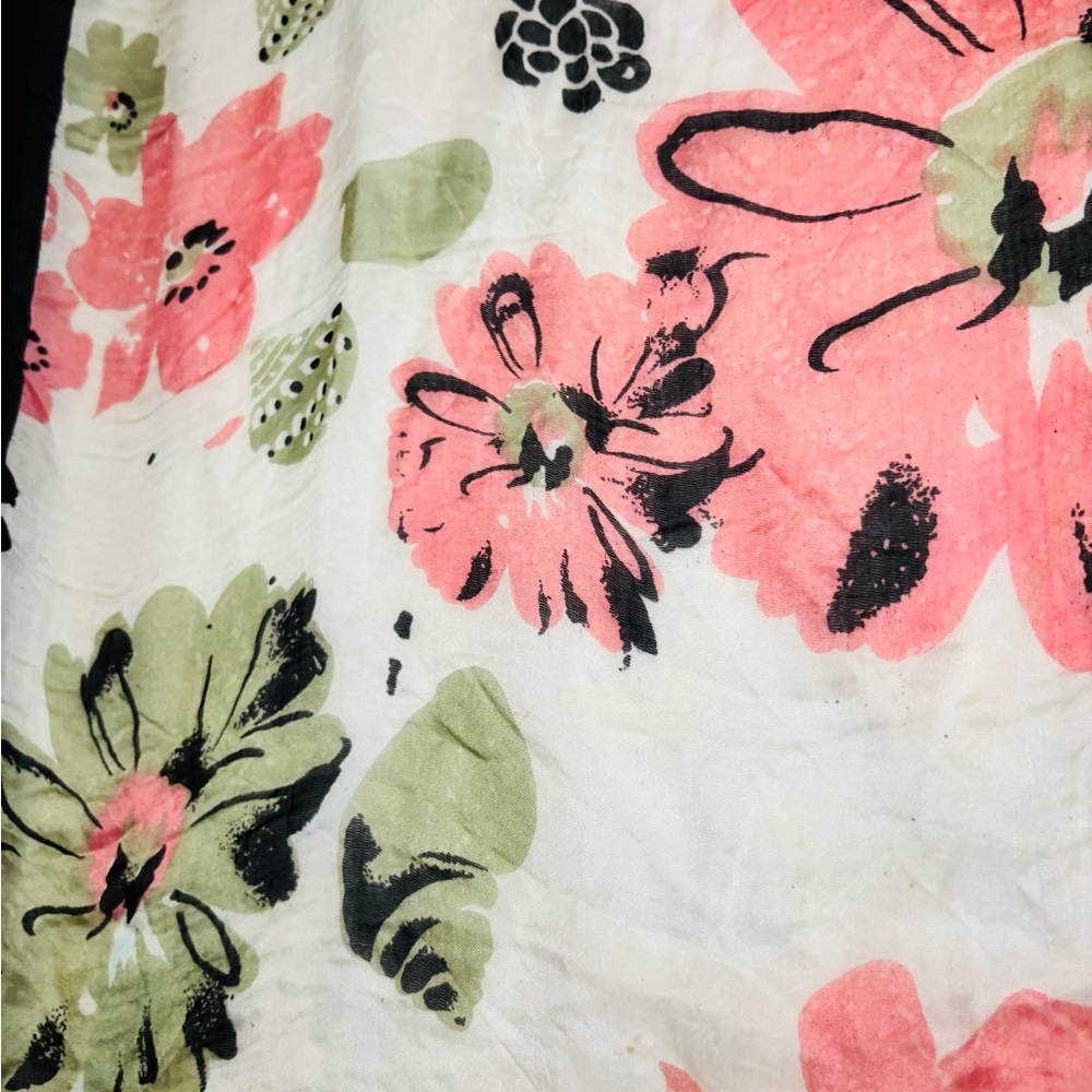 Scarf Vintage Floral Print Scarf with Black Border - Picture 6 of 7